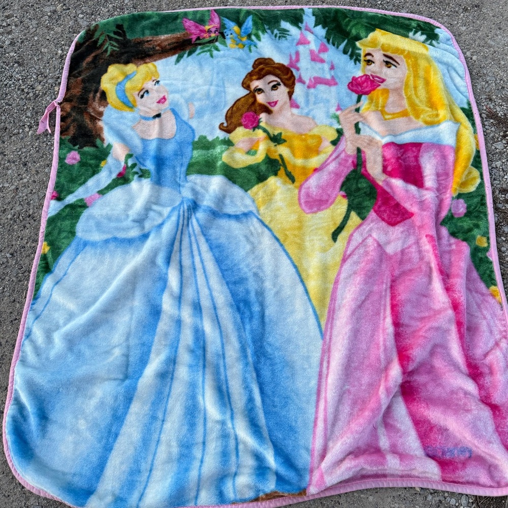 Y2K 90s Disney Princess Blanket with Blue, Yellow, and Pink